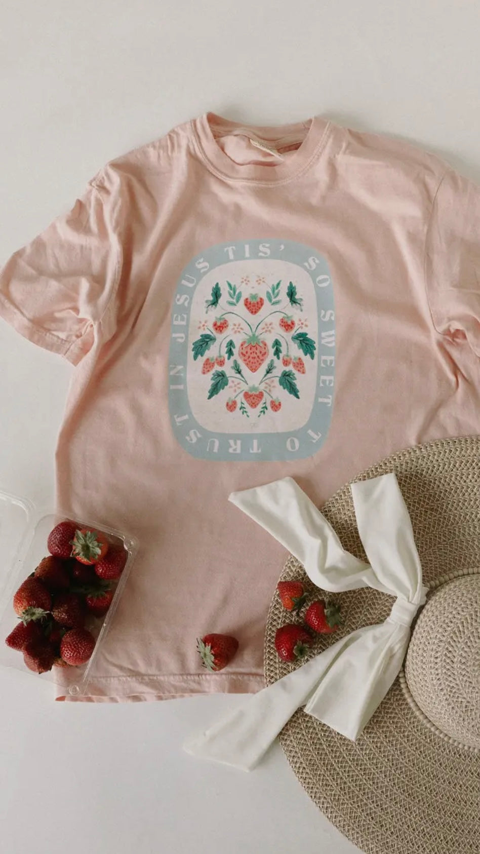 Tis So Sweet Strawberry Faith Tee β Peach Christian Graphic T-Shirt (Sβ2XL)