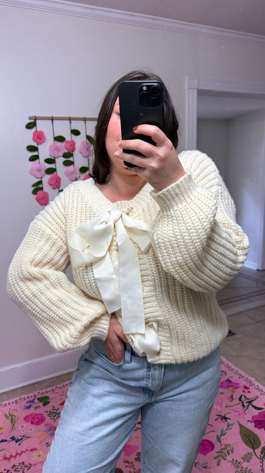 Sugar Bow Sweater 🎀