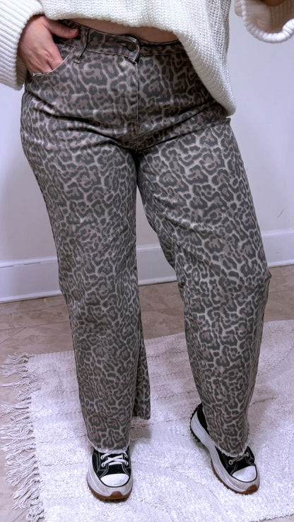 Leopard Print Wide Leg High Waist Jeans – Frayed Hem Denim Pants