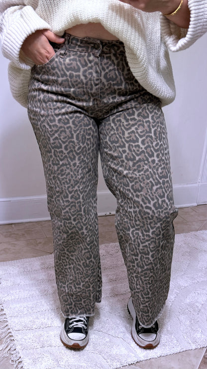 Leopard Print Wide Leg High Waist Jeans – Frayed Hem Denim Pants