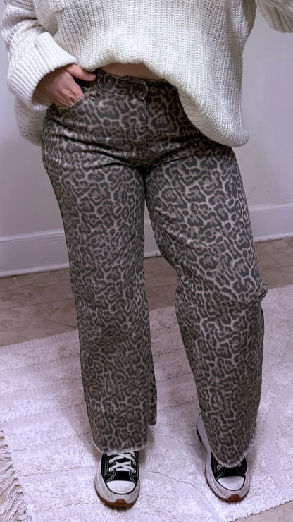 Leopard Print Wide Leg High Waist Jeans – Frayed Hem Denim Pants
