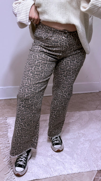 Leopard Print Wide Leg High Waist Jeans – Frayed Hem Denim Pants