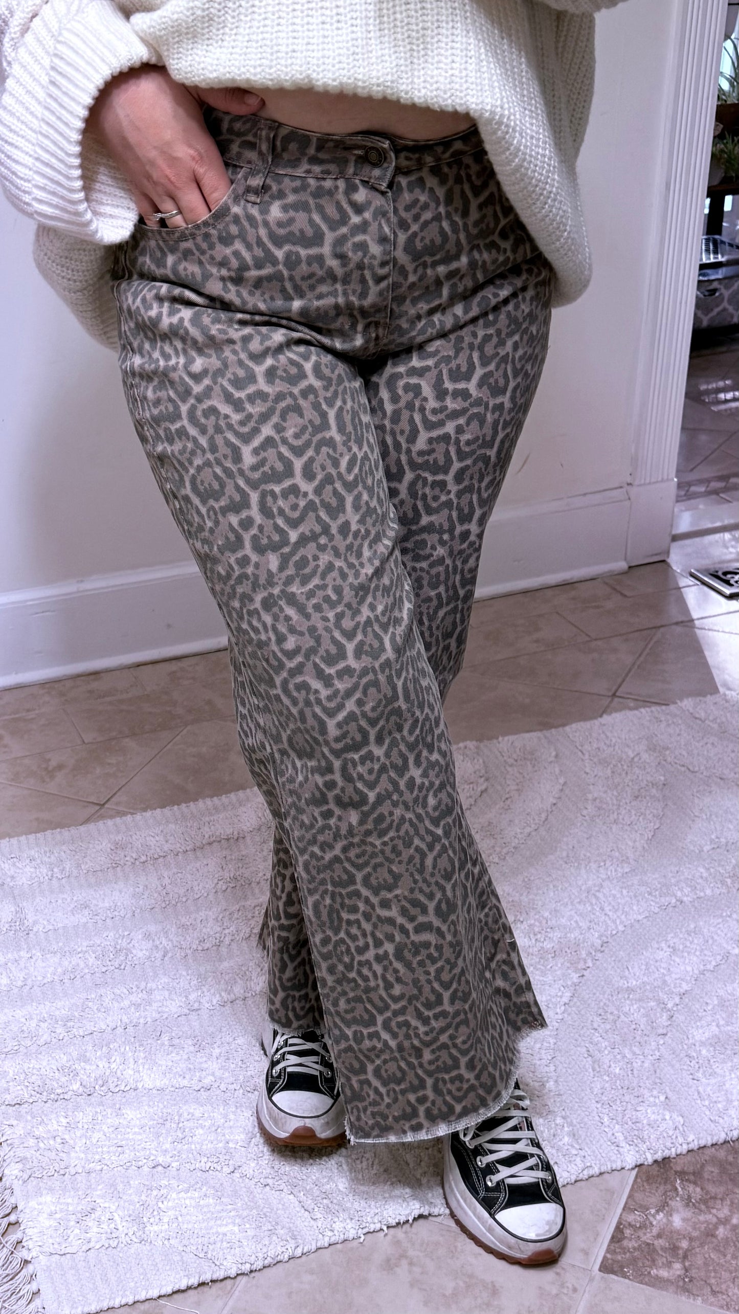 Leopard Print Wide Leg High Waist Jeans – Frayed Hem Denim Pants